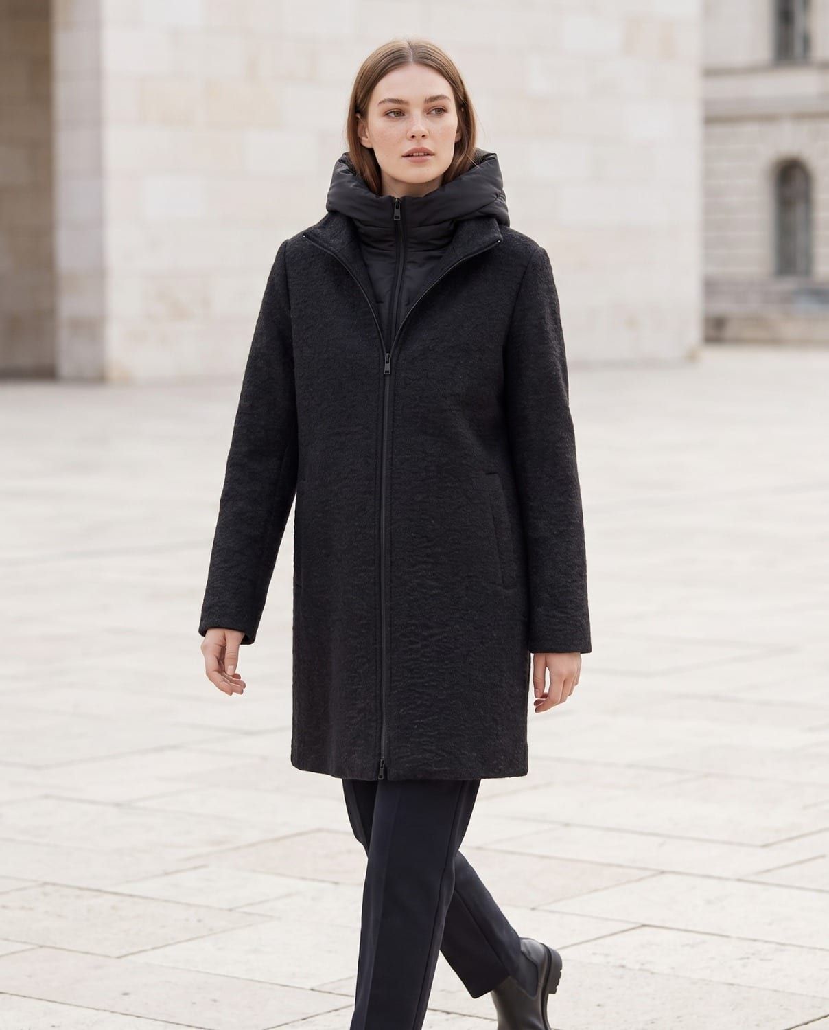 Sienna, Nero, cappotto con pettorina